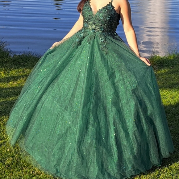 Dress 👗 - Picture 5 of 6